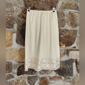 Velrose Vintage Womens Medium White Nylon Lace Detail Half Slip Silky
